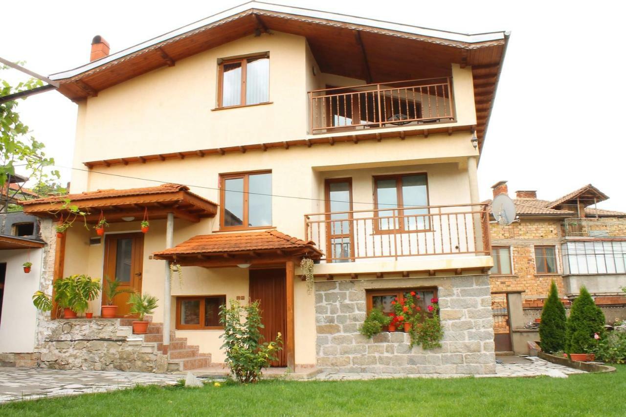 Стаи За Гости Диневи Kalofer Buitenkant foto